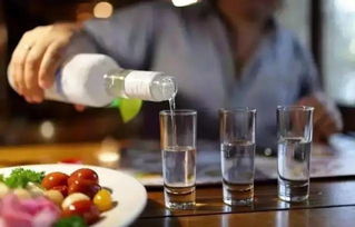 上海開(kāi)設(shè)酒類(lèi)店鋪經(jīng)營(yíng)許可證辦理全攻略